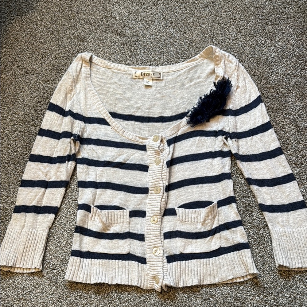 Decree Juniors women's Striped Sweater - Cream and Blue